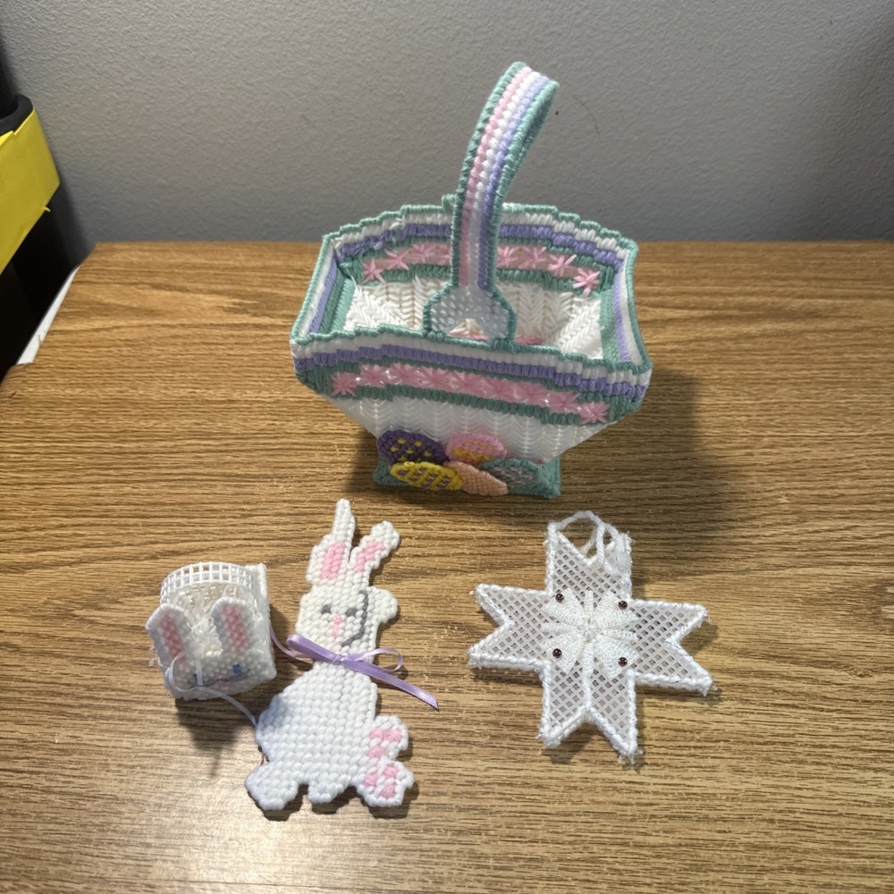Vintage Hand Finished Plastic Yarn‎ Canvas Basket  Easter Spring